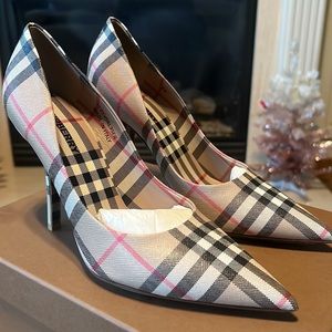 Burberry Aubri Check Pump